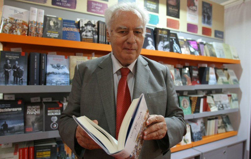 Profesorul Lucian Boia, premiat de președintele Germaniei. Decorat cu Crucea de Merit
