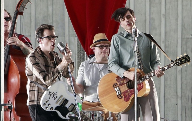 Fostul basist al trupei Weezer, găsit mort în camera de hotel