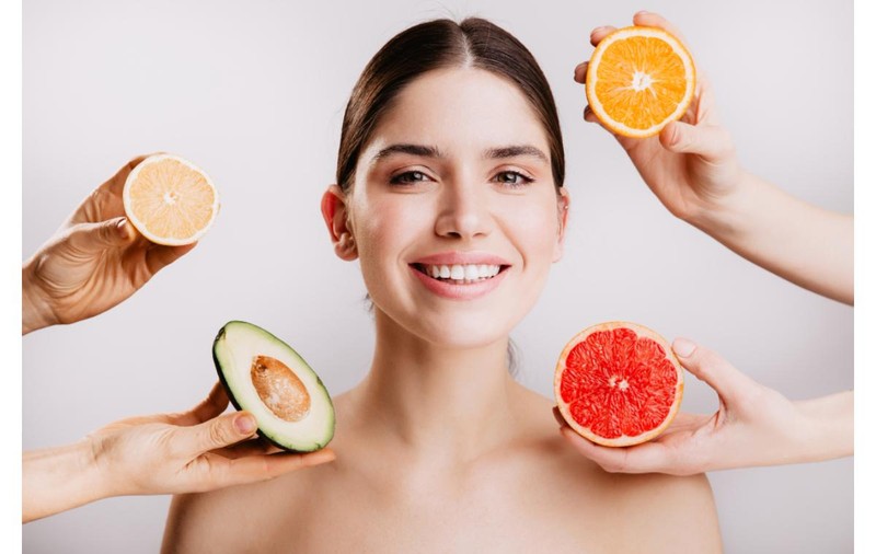 7 ingrediente care îți protejează pielea în sezonul rece: scutul tău de hidratare și luminozitate