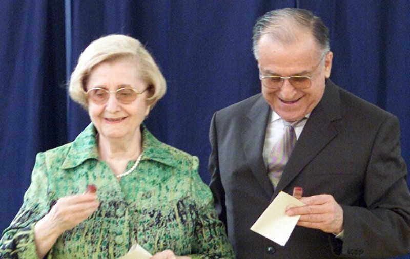 Cine este soția lui Ion Iliescu. Cum a început povestea de dragoste dintre fostul președinte și Nina, femeia care i-a fost alături aproape 8 decenii