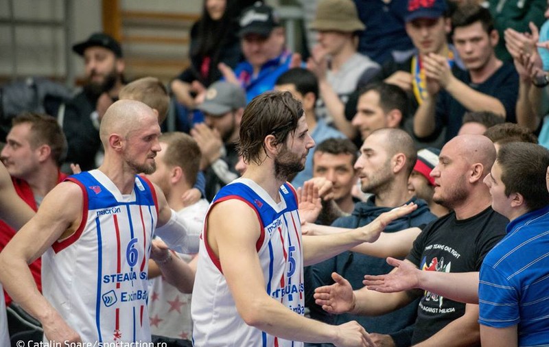 A noua victorie la rând pentru Steaua. Succes pentru liderul CSM Oradea. Clujul bate la Sibiu