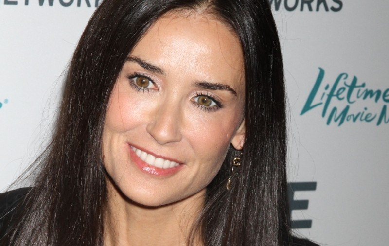 Demi Moore, pe cale să devină alcoolică?
