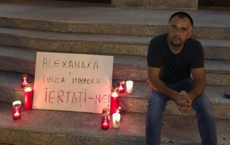 Lumânări aprinse și la Piatra Neamț pentru fetele ucise în casa groazei din Caracal: „Iertați-ne!”