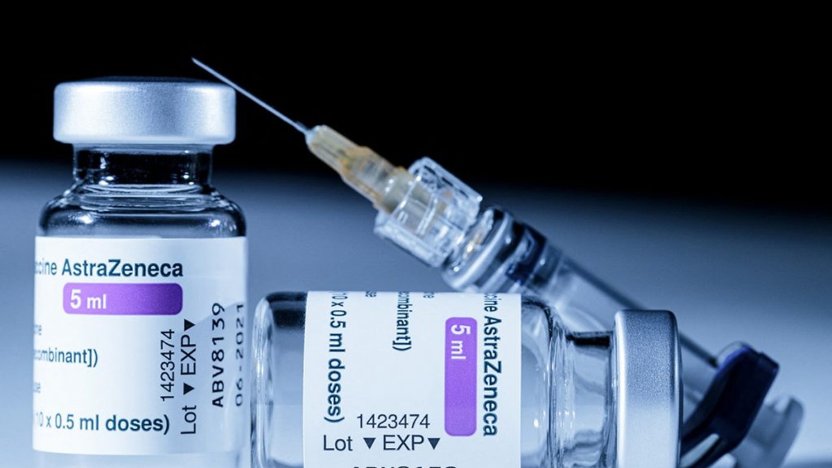 VIDEO Cât de rare sunt cheagurile de sânge ce pot apărea după vaccinarea cu AstraZeneca și care sunt simptomele lor