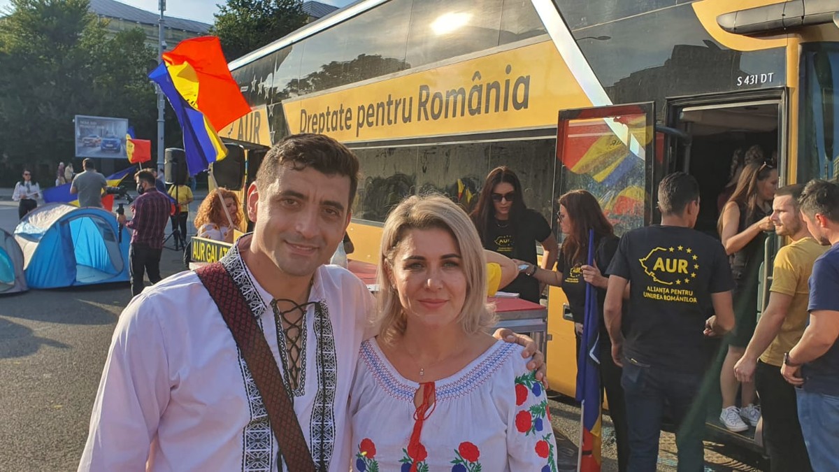 Deputata AUR Gianina Șerban are trei case, terenuri, bijuterii și trei mașini: Porsche Cayenne, Mercedes ML și un BMW X