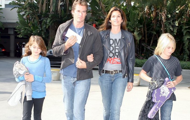 Riscă să ajungă după gratii pentru că a şantajat-o pe Cindy Crawford
