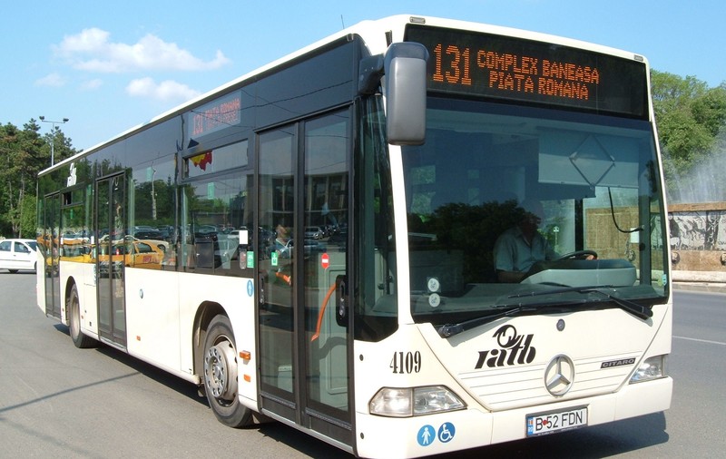 Elevii care merg la școală cu autobuzul vor primi scrisori-surpriză