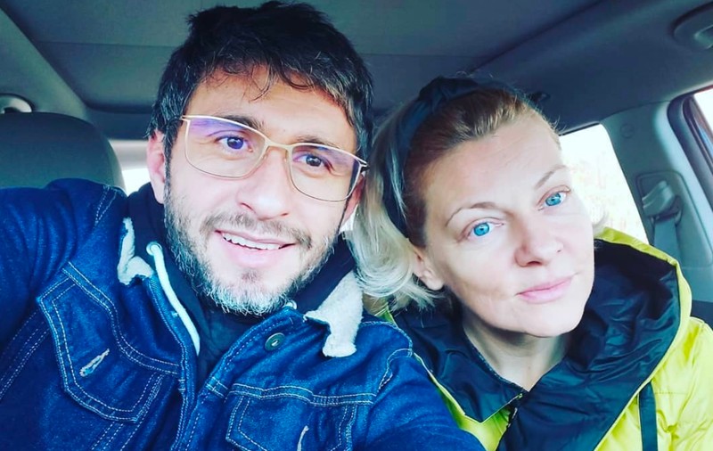 Dragoș Bucur și Dana Nălbaru s-au cunoscut în trafic, acum 18 ani: „Ea m-a agățat pe mine. După 5 zile am decis că ne căsătorim”