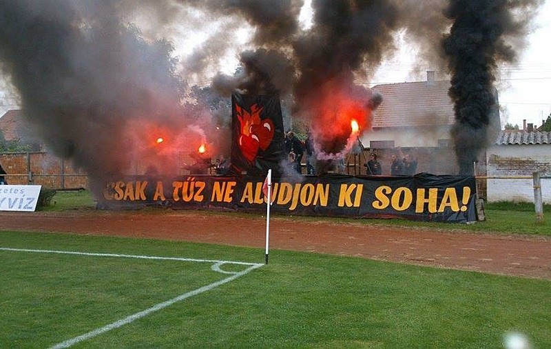 GALERIE FOTO / INCENDIAR. Ce MUNIŢIE şi-au pregătit huliganii maghiari