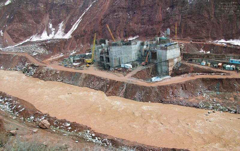 UE plănuiește să investească în cel mai înalt baraj din lume pentru a reduce dependența energetică a Asiei Centrale de Rusia