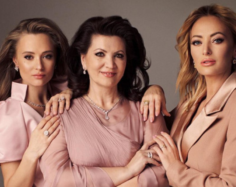 Delia, reacție după ce Oana Matache s-a afișat cu Radu Siffredi și a stârnit un scandal în familie: „Nu este nicio dramă”. Ce relație, au, de fapt, surorile
