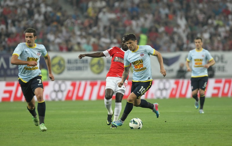 Dinamo - Steaua 0-2. Steliştii mustăcioşi au bătut nişte câini neputincioşi!