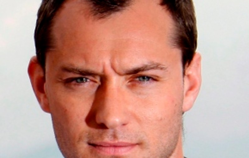 Jude Law împlineşte 36 de ani