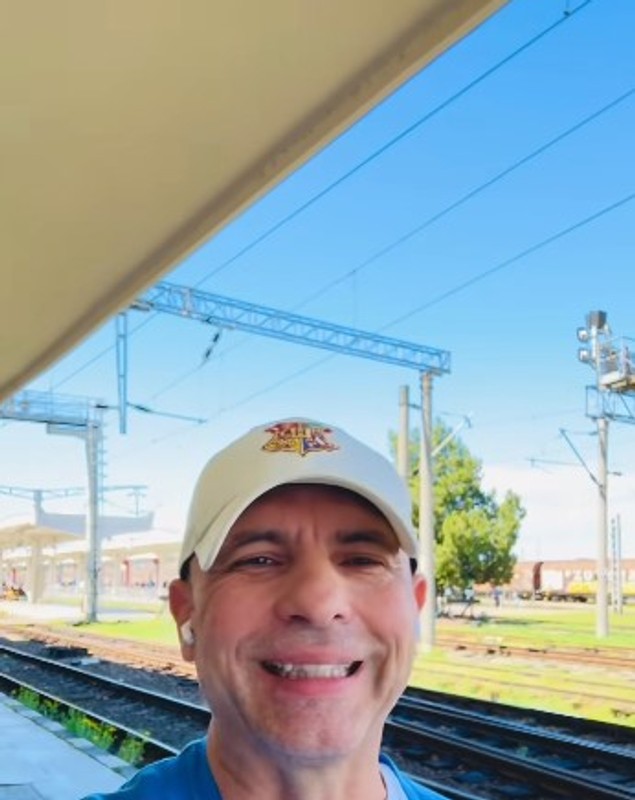 Ce a pățit Dan Negru în Gara de Nord când a mers să-și ia familia. Prezentatorul a împărtășit totul cu fanii săi