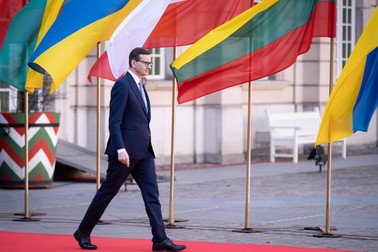 Prim-ministrul polonez Mateusz Morawiecki în timpul summitului Triunghiului Lublin (Ucraina, Polonia, Lituania) de la Castelul Regal din Varșovia, Polonia, pe 14 martie 2022 | Foto: Profimedia
