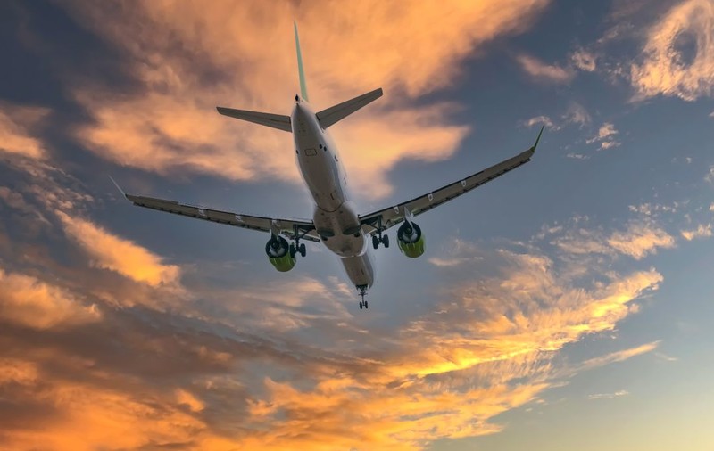 Un avion plin cu 150 de oameni, care zbura de la Budapesta la Lyon, în pericol după ce în cabina piloţilor a apărut fum