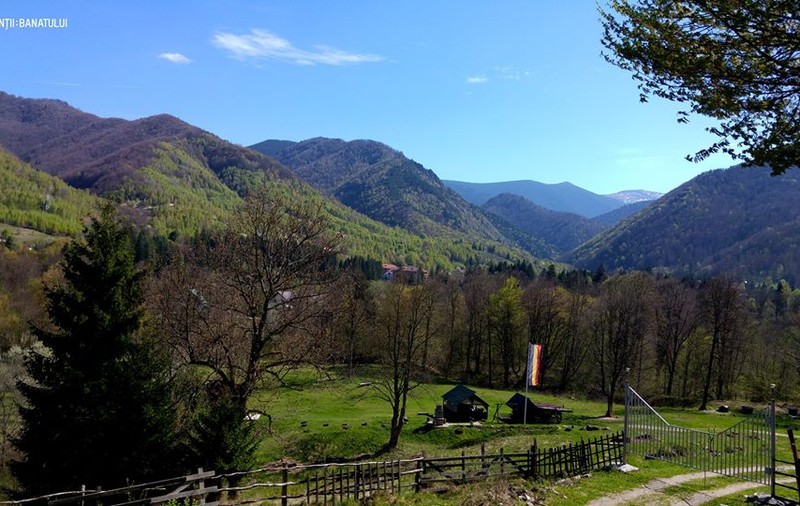Un colț de Rai! Imagini superbe cu «Mica Elveție» din Banatul Montan