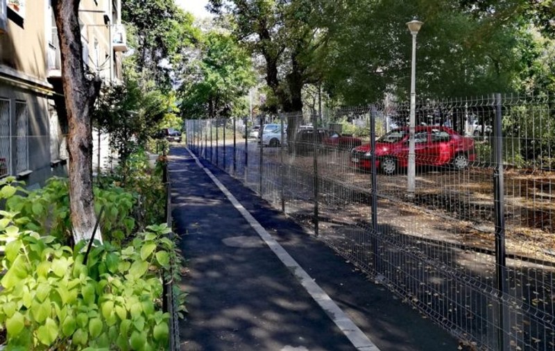 G4Media: Gard ridicat în mijlocul unei străzi din sectorul 4, cu autorizație de la primărie