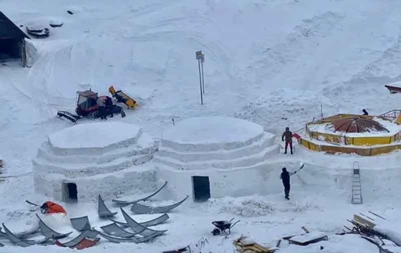 Hotelul de Gheaţă de la Bâlea Lac are patru igluuri construite. Când sunt așteptați primii vizitatori