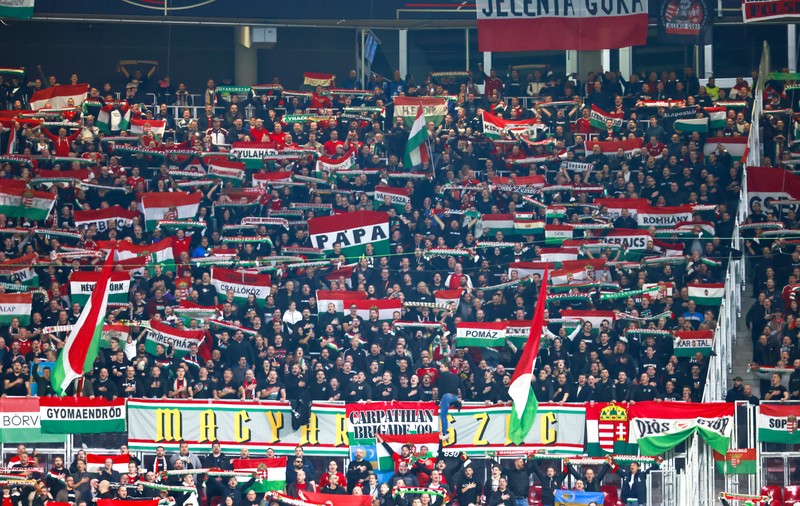 Federația Maghiară de Fotbal nu dă înapoi în scandalul cu bannerele cu steagul Ungariei Mari, în ciuda avertismentelor