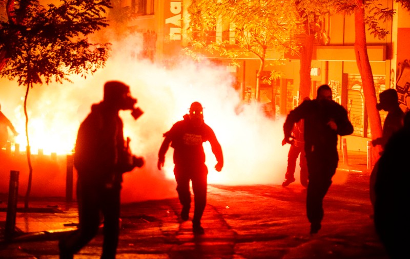 Violențe puternice la Atena. Cel puțin 23 de persoane reținute