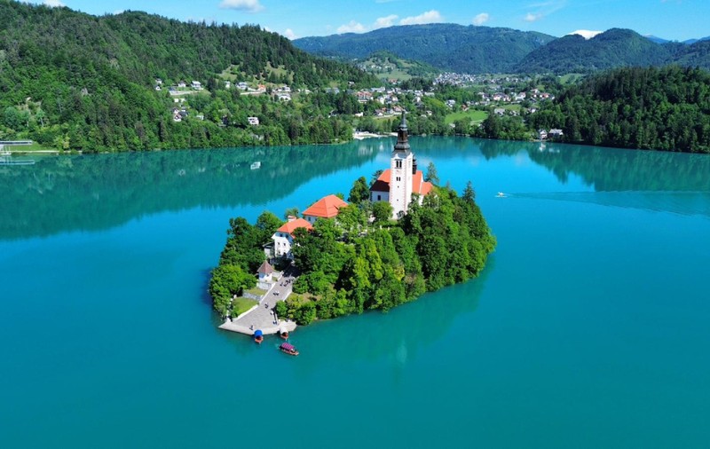 12 destinații de vacanță din Europa în care poți scăpa de valurile de căldură