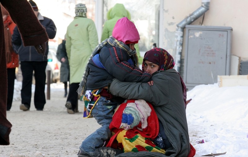 Polițiștii britanici au arestat peste 30 de cerşetori romi veniţi din România, Lituania şi Bulgaria