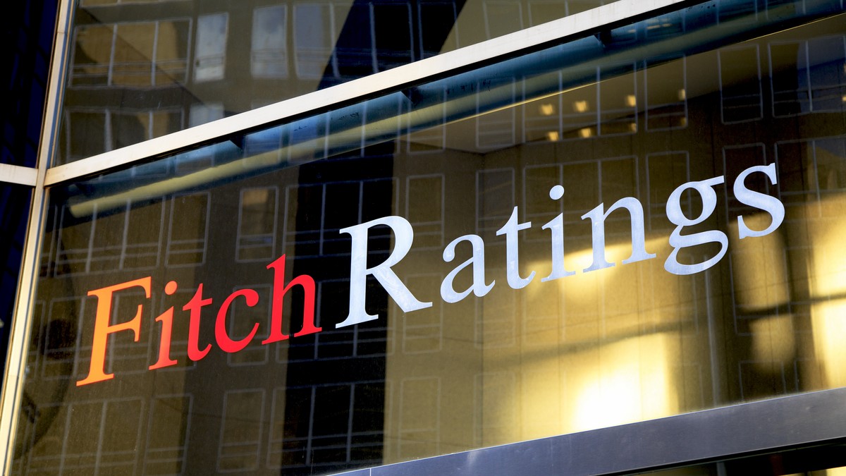 fitch rating Romania