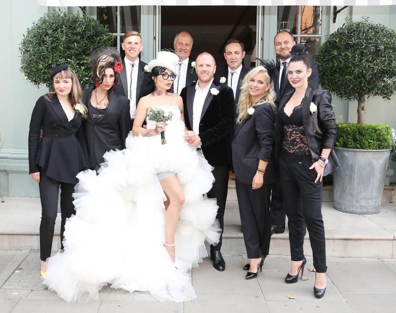 Dj Wanda s-a întors în România, după ce în urmă cu mai bine de 4 ani s-a căsătorit cu Karl Katavich la Londra. EXCLUSIV