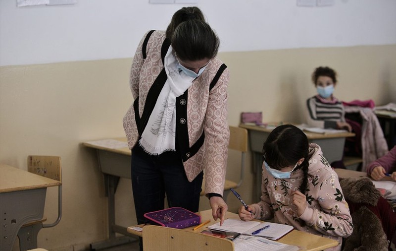 Pentru prima dată în acest an, elevii din Alba Iulia se întorc fizic la școală