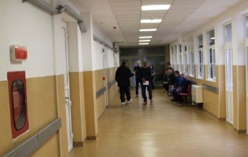 Tentativă de jaf la Spitalul Județean Arad. O infirmieră a fost amenințată de hoțul pe care îl surprinsese în "acțiune"