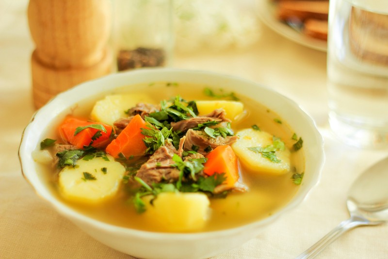 Ciorbă de miel cu cartofi