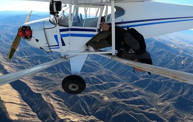 Un american a prăbușit intenționat un avion pentru a strânge vizualizări pe YouTube. Câți ani de închisoare riscă