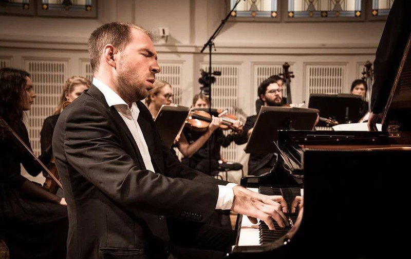 Un mare pianist rus, aplaudat zeci de minute la Brașov