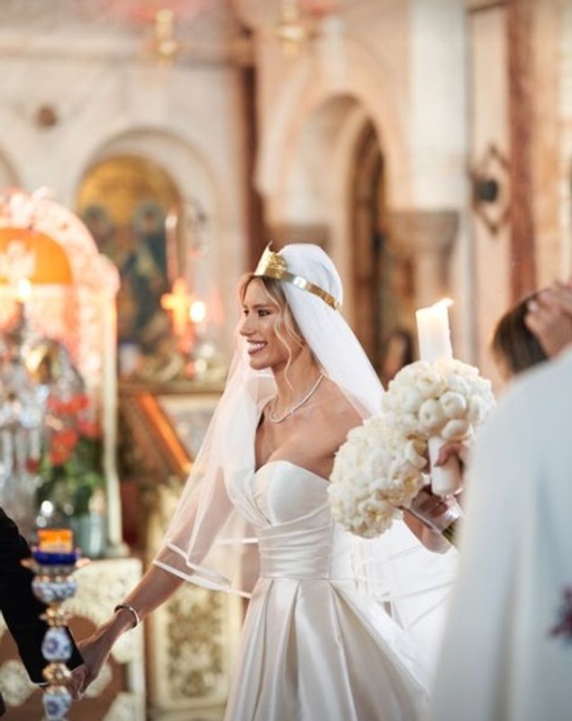 Dani Oțil, în lacrimi la cununia religioasă cu Gabriela Prisăcariu. Cum a fost pozat și de ce s-a emoționat: „Avea cuvintele la el”