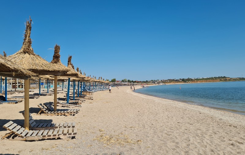 Copil de 7 ani rătăcit în staţiunea Mamaia, găsit de un jandarm care se afla în concediu