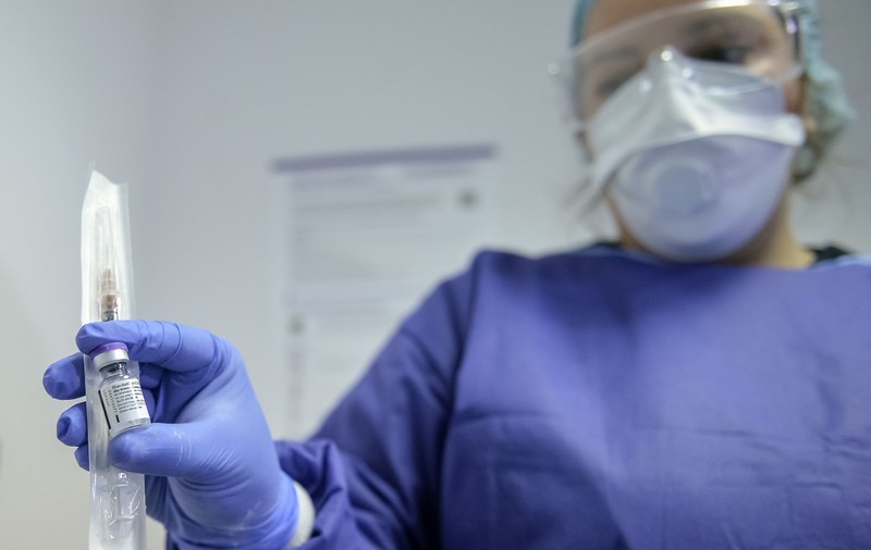 Expert român, despre amânarea celei de-a doua doze de vaccin anti-COVID, pentru ca mai mulți oameni să fie imunizați: „Ar putea fi o soluție și pentru România”