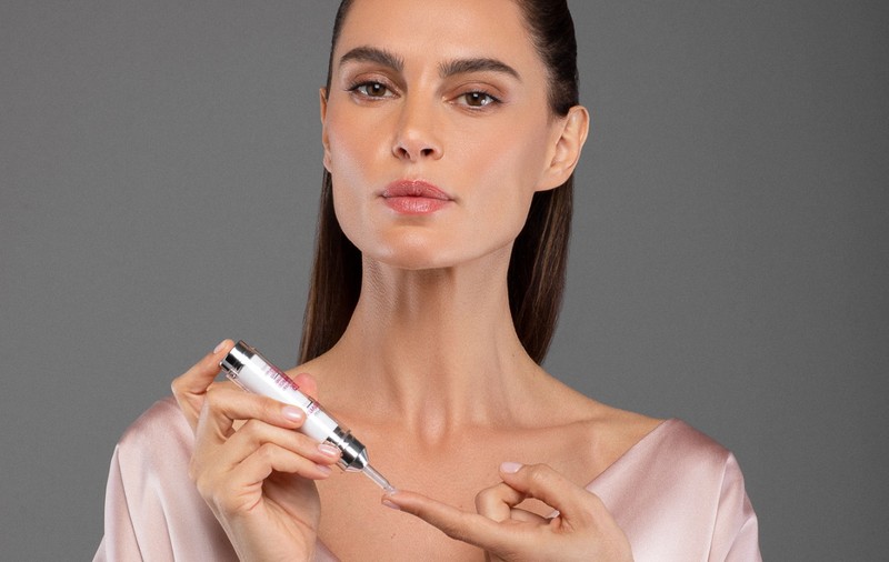 Ultimele descoperiri în antiaging, sintetizate într-o formulă cosmetică românească
