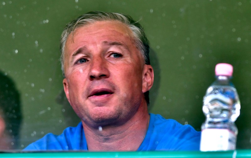 S-a aflat ce salariu imens îi vor oferi chinezii lui Dan Petrescu: ”Nu puteam concura. E vorba de milioane de euro”