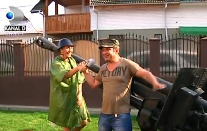 Adi de la Vâlcea a primit drept "jucărie" un...TUN! FOTO
