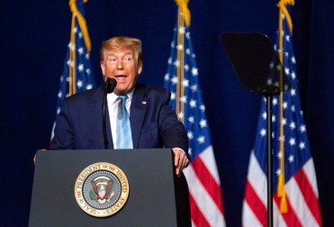 Donald Trump ar fi mulțumit de o retragere a trupelor SUA din Irak Foto: EPA