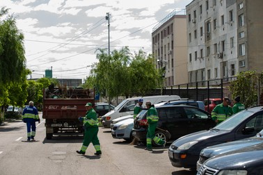 Lucrătorii de la salubritate nu consideră că au nevoie de măști