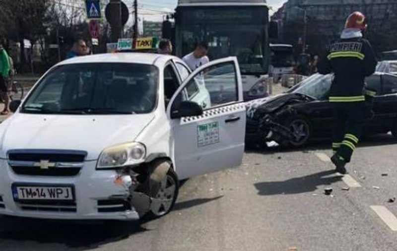 Soția lui Nicolae Robu a fost implicată într-un grav accident rutier. Nevasta edilului Timișoarei a ajuns la spital
