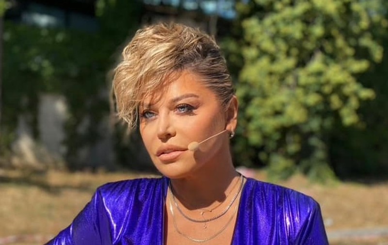 Cum arată Loredana Groza în costum de baie la aproape 51 de ani. Artista și-a surprins fanii