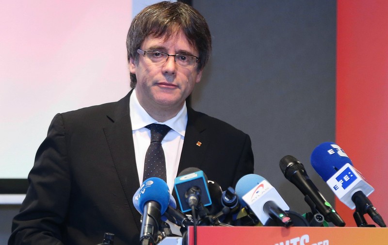 Curtea Supremă a Spaniei a ridicat mandatul de arestare emis pentru Carles Puigdemont