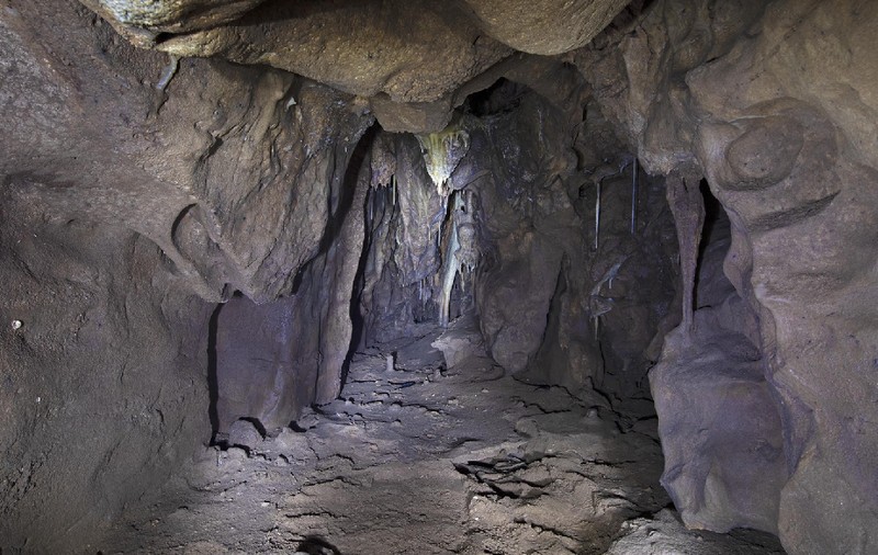 Într-o peșteră sigilată de 40.000 de ani, arheologii au descoperit cum arăta viața ultimilor neanderthalieni din lume