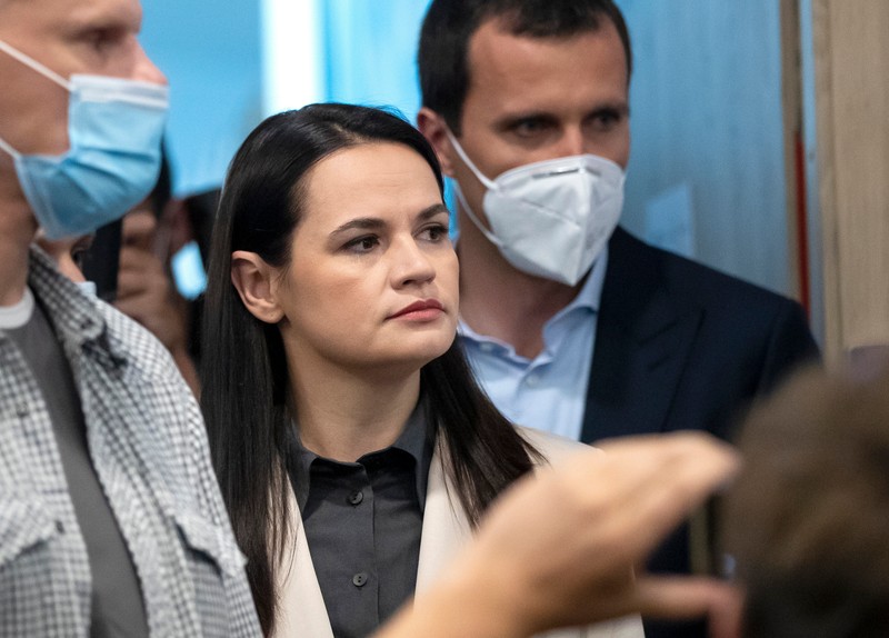 Svetlana Tihanovskaia sosește la o conferință de presă în Vilnius, Lituania, pe 21 august 2020, la două săptămâni după ce a plecat în exil, după alegerile președințiale din Belarus | Foto: Profimedia