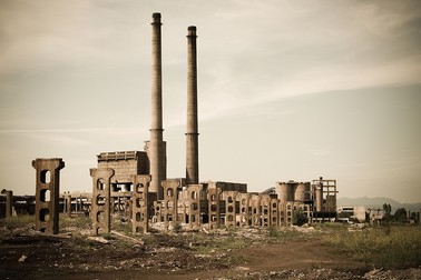 O veche fabrică abandonată în orașul Călan | Foto: Shutterstock