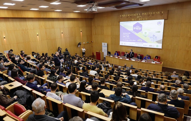 INTERVIU. Ce pot face universitățile românești ca să intre în topurile internaționale. Experiența unui român care a ajutat mii de studenți să studieze în afară