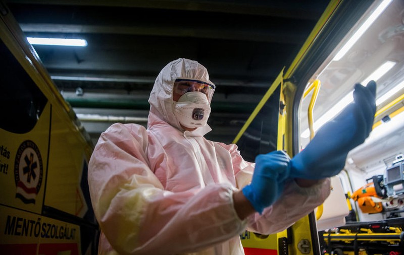 Bilanțul morților din SUA a crescut cu peste 100 într-o singură zi. Explozie de infecții cu noul coronavirus în New York